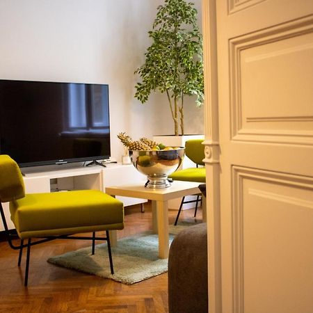 Main Street Apartment Mila Zagreb Buitenkant foto